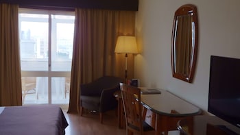 Standard Room, 2 Twin Beds, City View