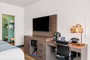 Standard Room, 1 King Bed, Non Smoking