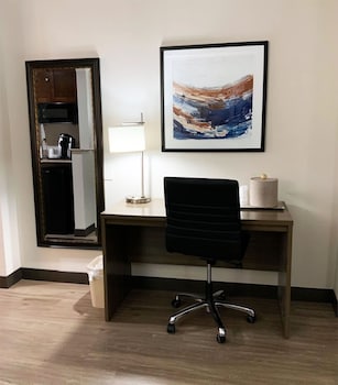 Room, 2 Queen Beds, Accessible, Non Smoking (Mobility)