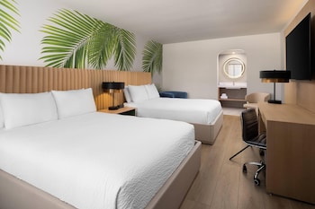 Standard Room, 2 Queen Beds, Non Smoking