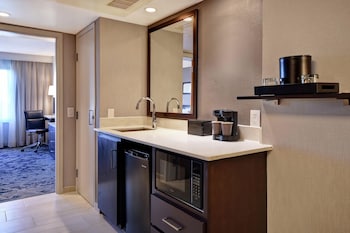 Room, 1 King Bed with Sofa bed, Mobility Accessible, Kitchenette