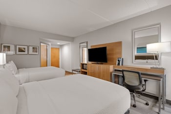 Standard Room, 2 Queen Beds (Top Floor)