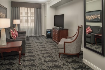 Suite, 1 King Bed, Accessible, Allergy Friendly