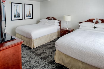 Room, 2 Queen Beds, Accessible, Bathtub (High Floor)