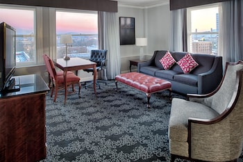 King Corner Suite