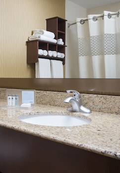 Room, 2 Queen Beds, Accessible (Roll-in Shower)