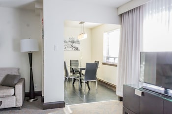Executive Suite, 1 King Bed with Sofa bed