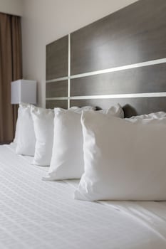 Deluxe Room, 1 King Bed