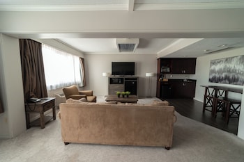 Studio Suite, 2 Queen Beds, Kitchenette