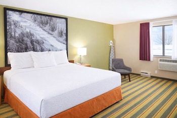 Standard Room, 1 King Bed