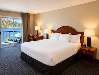 Classic Room, 1 King Bed, Lakeview - No Pets