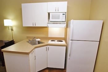 Room, 1 Queen Bed, Accessible, Smoking (Kitchen, Modern)