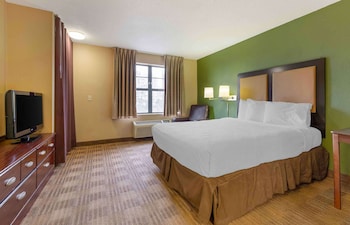 Room, 1 Queen Bed, Accessible, Smoking (Kitchen, Modern)