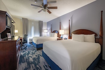 2 Queen Beds, Accessible