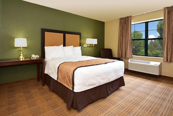 Room, 1 King Bed, Non Smoking, Kitchen