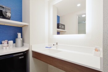Standard Room, 1 King Bed, Accessible Bathtub (Communications, Mobility)