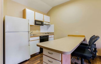 Suite, 1 Queen Bed with Sofa bed, Non Smoking