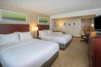 Standard Room, 2 Queen Beds, Accessible Bathtub (Communications)