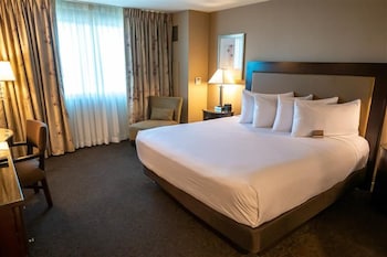 Deluxe Room, 1 King Bed, Smoking