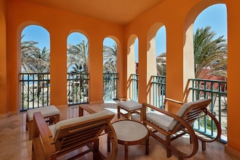 Deluxe Room, 1 King Bed, Balcony (Beachfront)