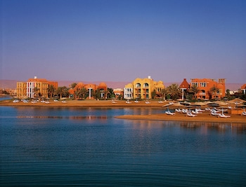 Deluxe Room, 1 King Bed, Balcony (Beachfront)