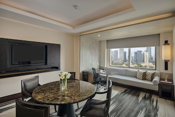 Red Level, Grand Suite