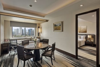 Red Level, Grand Suite