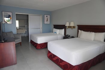 Room, 2 Double Beds, Non Smoking (Accesible)