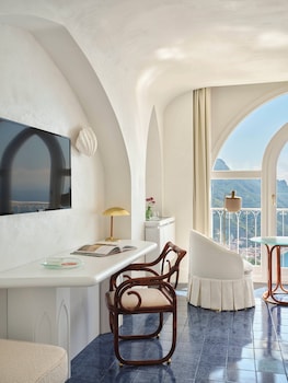 Aquamarine Deluxe Sea view room