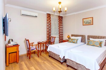 Economy Twin Room, 2 Twin Beds, No Windows
