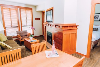 Lower Floor, Suite, 1 Bedroom