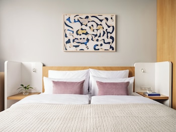 Medium Room with Balcony