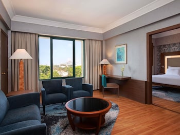 Suite, 1 King Bed with Sofa bed