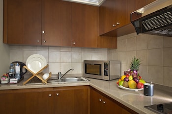 Classic Suite, 1 King Bed, Kitchenette, City View