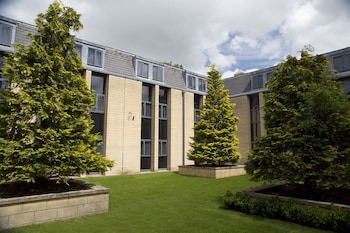 Classic Double or Twin Room in Bailbrook Court