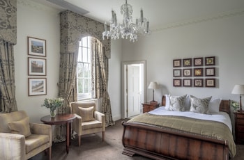 Deluxe King bedded room in historic Mansion House