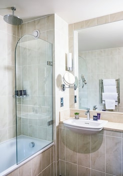 Classic Double or Twin Room in Bailbrook Court