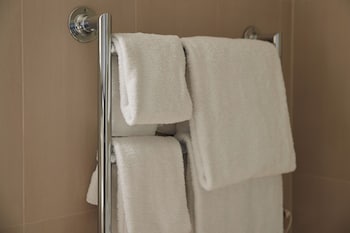 Classic Double or Twin Room in Bailbrook Court