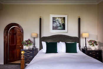 Feature Room
