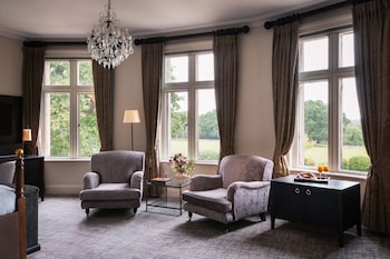 Feature Room