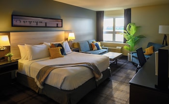 Deluxe Room, 1 King Bed with Sofa bed