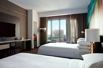 Room, 2 Double Beds, City View