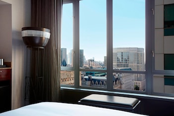 Suite, 1 King Bed with Sofa bed, City View