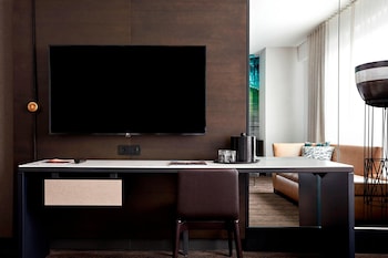 Room, 2 Double Beds, City View