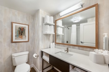 Room, Bathtub