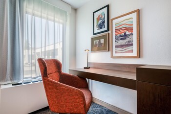 Room, 1 King Bed, Accessible, Microwave (Mobility and Hearing)