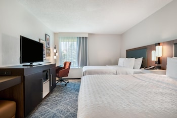 Room, 2 Queen Beds, Accessible (Hearing Shower)