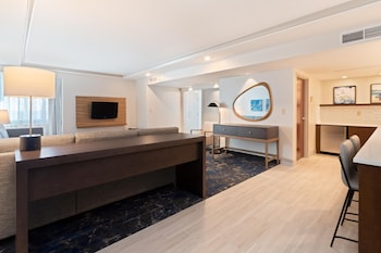 Presidential Suite, 1 King Bed, Kitchenette