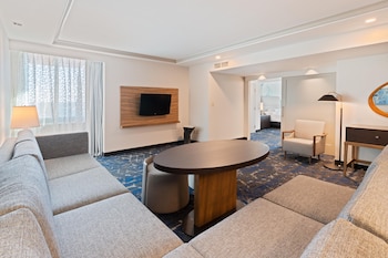 Presidential Suite, 1 King Bed, Kitchenette