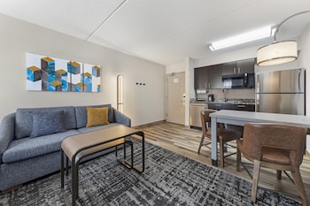 Suite, Multiple Beds, Kitchen